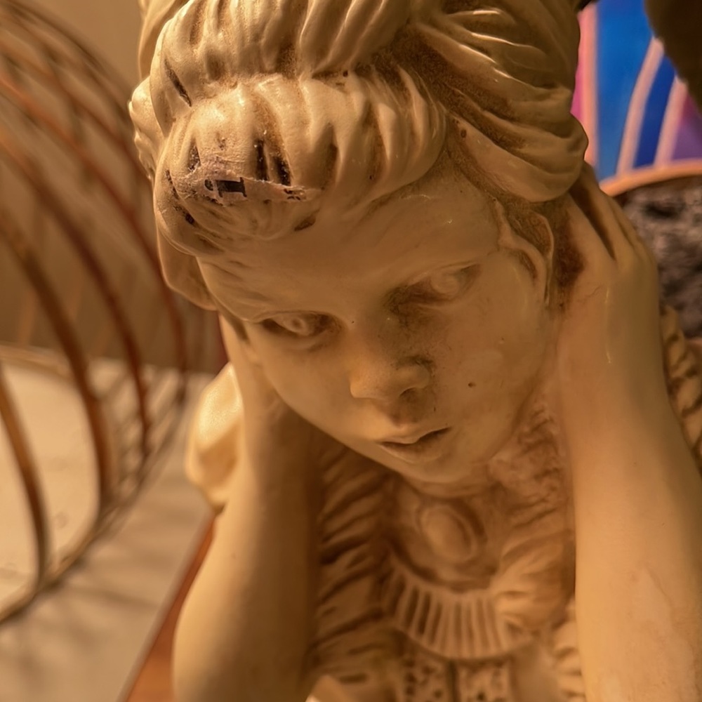 Statue - Picture 3 of 5